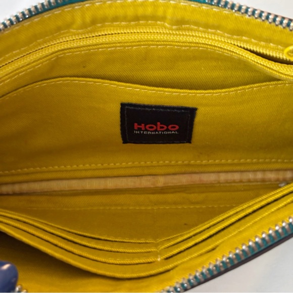 Hobo Vida Leather Wristlet Teal 11" x 5" - Picture 5 of 6